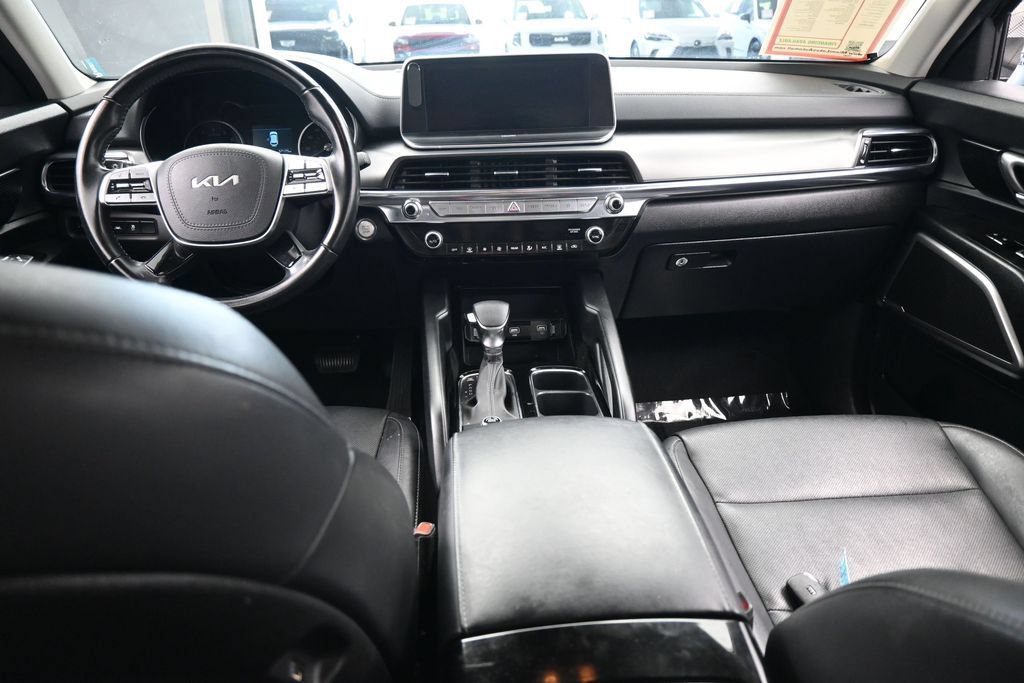 Used 2022 Kia Telluride LX FWD image 41