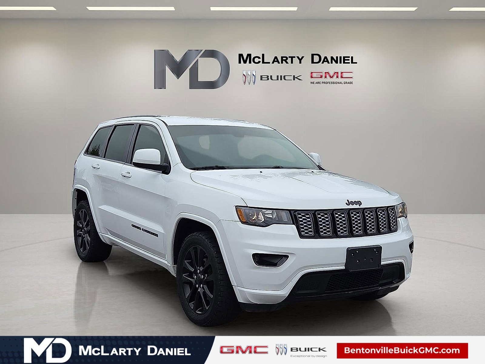Used 2018 Jeep Grand Cherokee Altitude