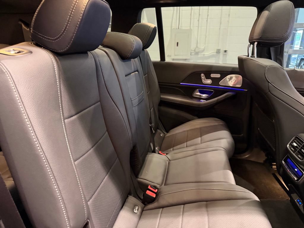 Used 2025 Mercedes-Benz GLS 450 4MATIC w/ AMG Line Exterior image 48