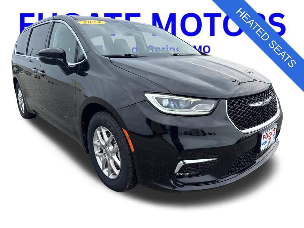Used 2024 Chrysler Pacifica Touring-L FWD image 12