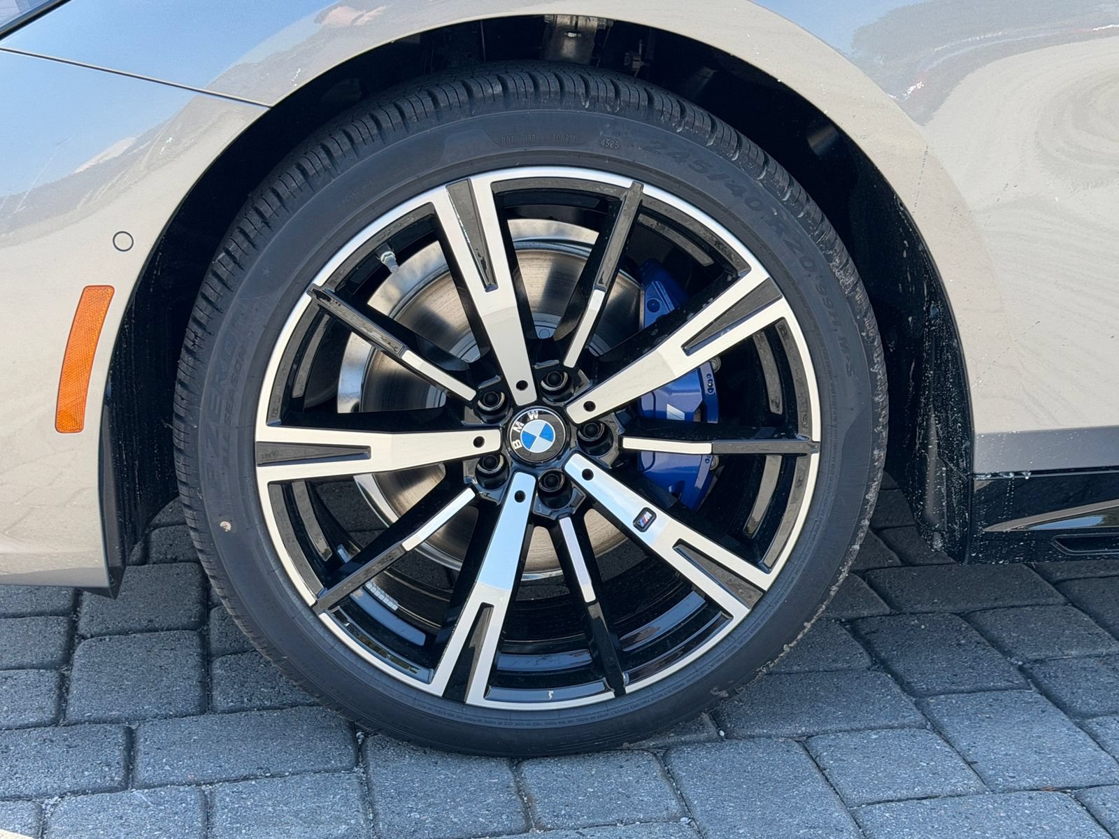 New 2026 BMW 530i xDrive w/ M Sport Package AWD/4WD image 13