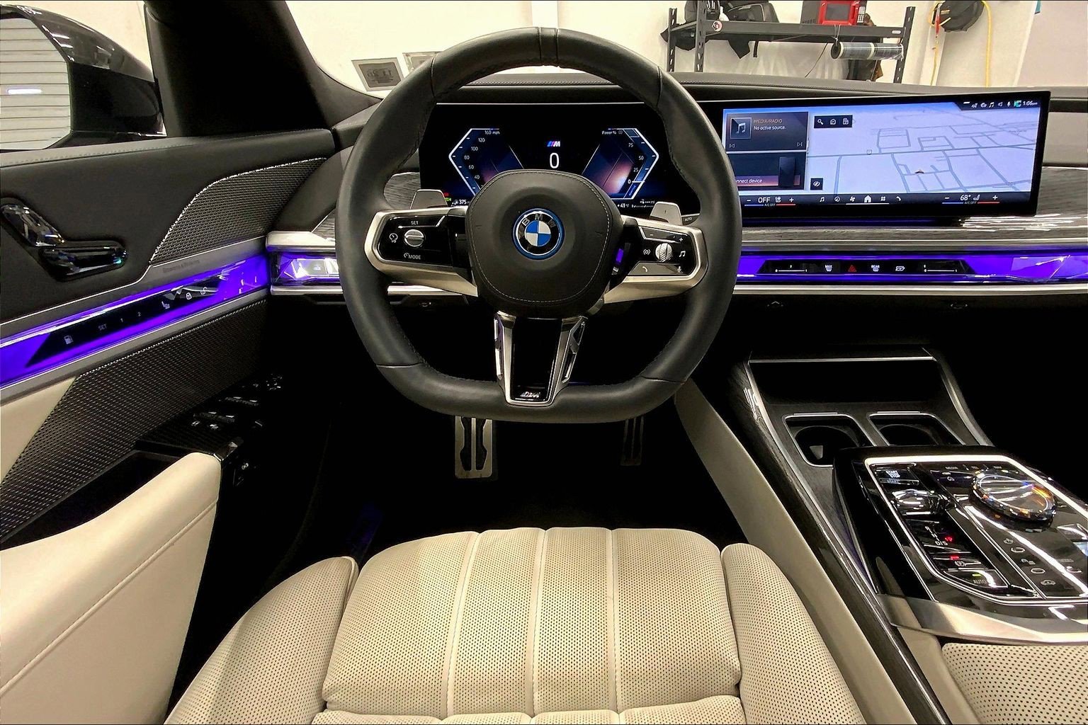 Certified 2024 BMW 750e xDrive w/ Executive Package AWD/4WD image 4