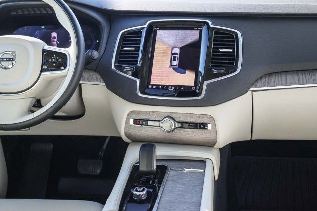 Used 2024 Volvo XC90 T8 Plus w/ Protection Package Premier image 16