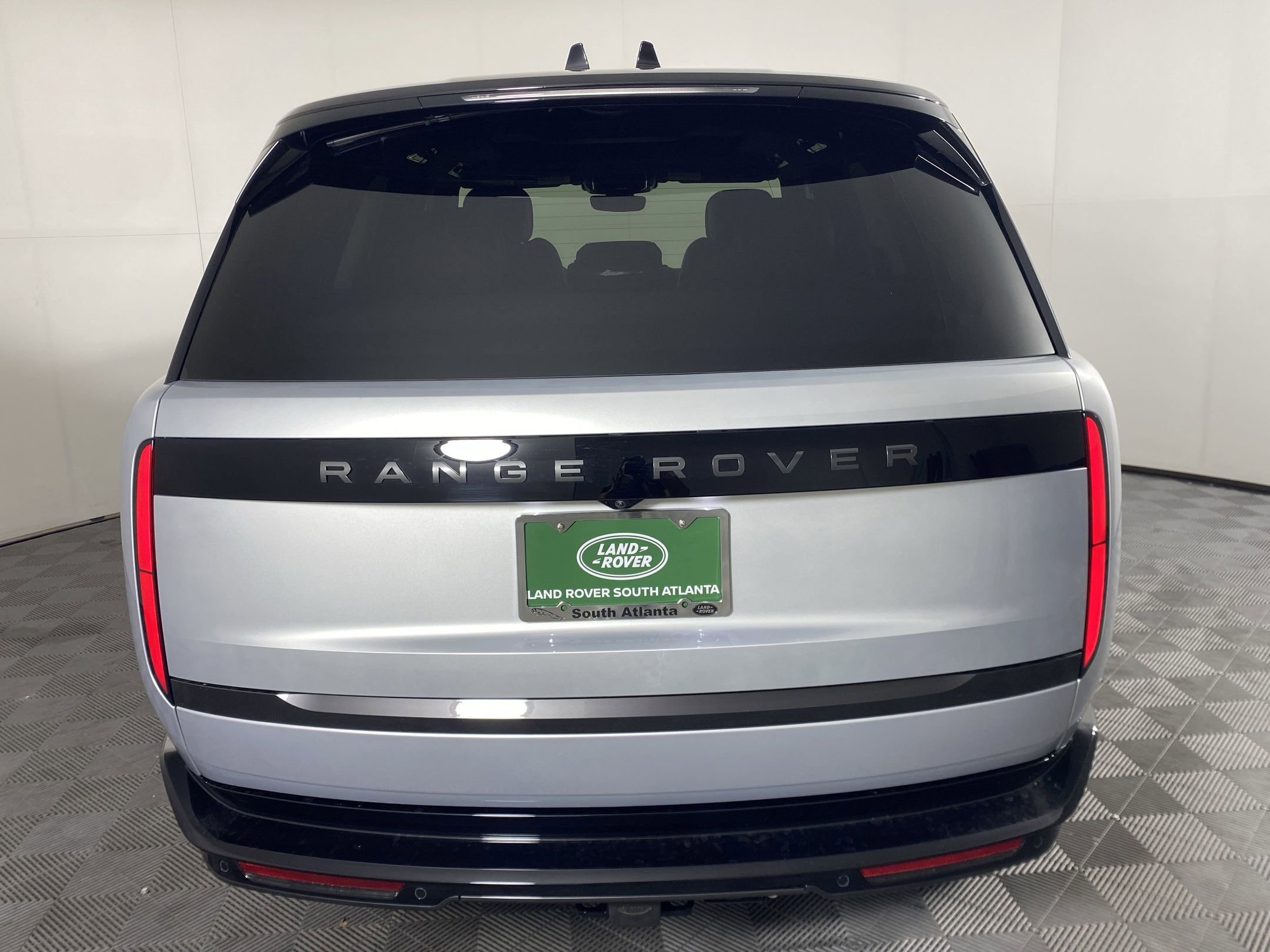New 2025 Land Rover Range Rover SE image 8