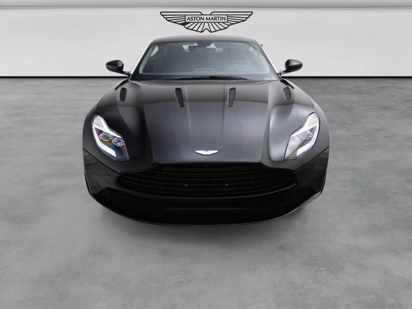 Used 2018 Aston Martin DB11 V12 RWD image 3