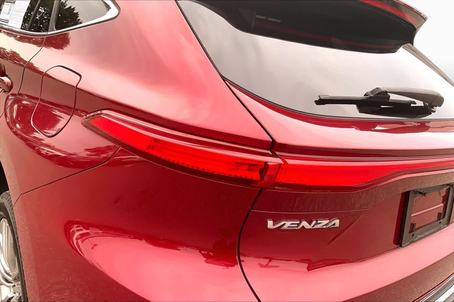 Used 2021 Toyota Venza XLE w/ Softex Package AWD/4WD image 27
