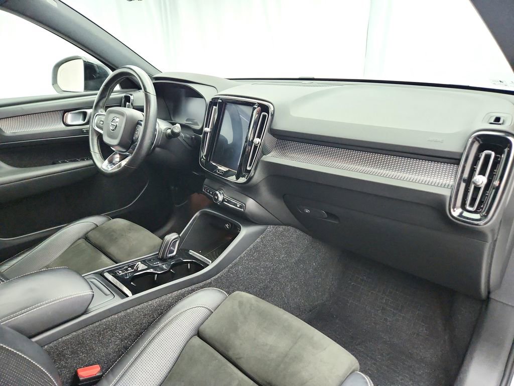 Used 2019 Volvo XC40 T5 R-Design AWD/4WD image 33