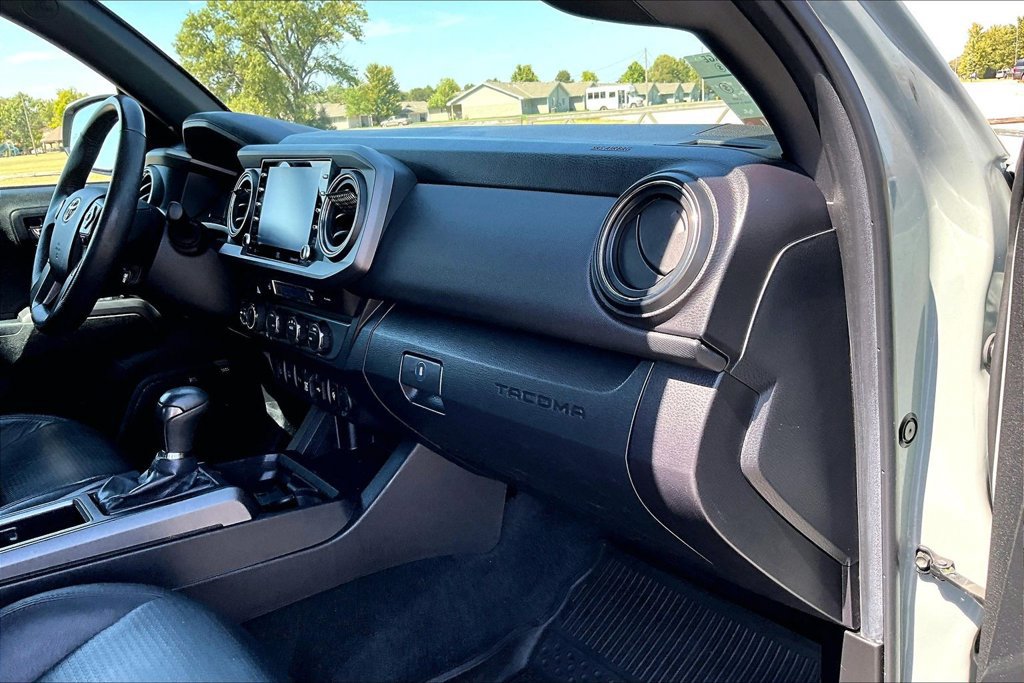 Used 2023 Toyota Tacoma TRD Off-Road w/ TRD Premium Off Road Package AWD/4WD image 14