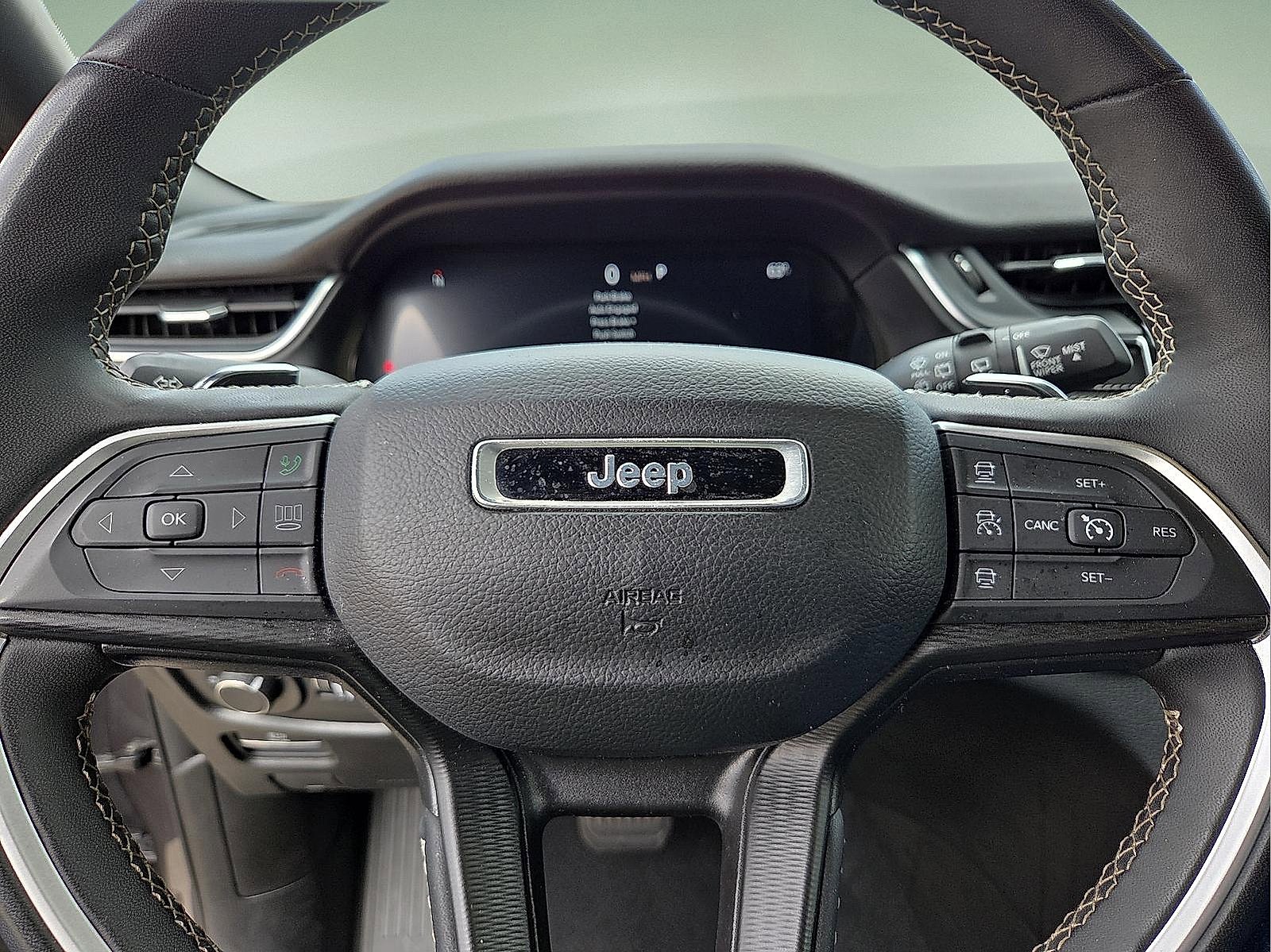 Used 2024 Jeep Grand Cherokee L Laredo image 24