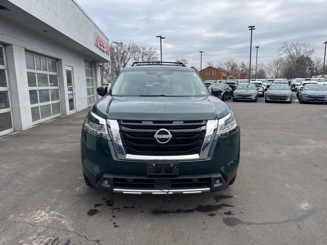Used 2022 Nissan Pathfinder SL AWD/4WD image 7