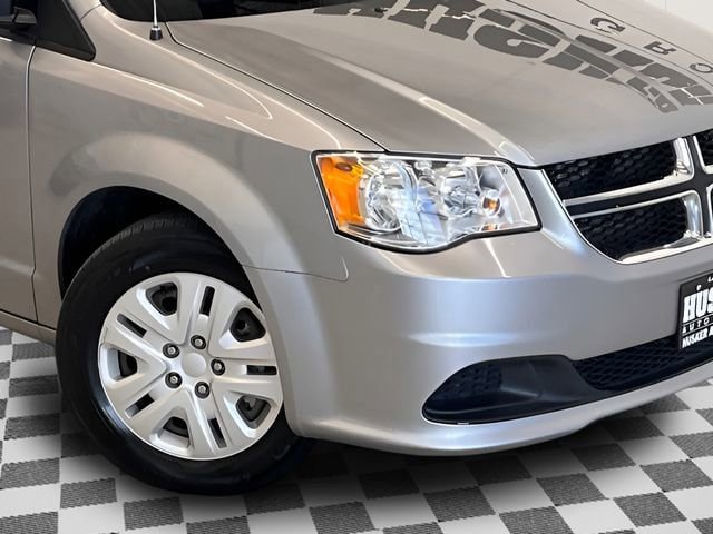 Used 2018 Dodge Grand Caravan SE w/ UConnect Hands-Free Group FWD image 29