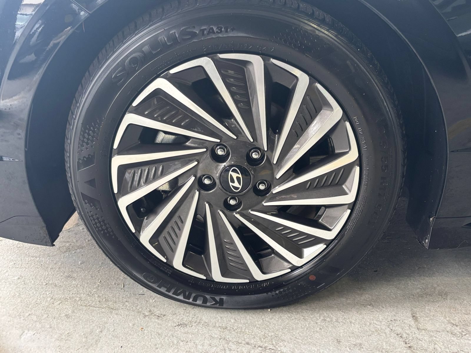 Used 2025 Hyundai Sonata SEL FWD image 29