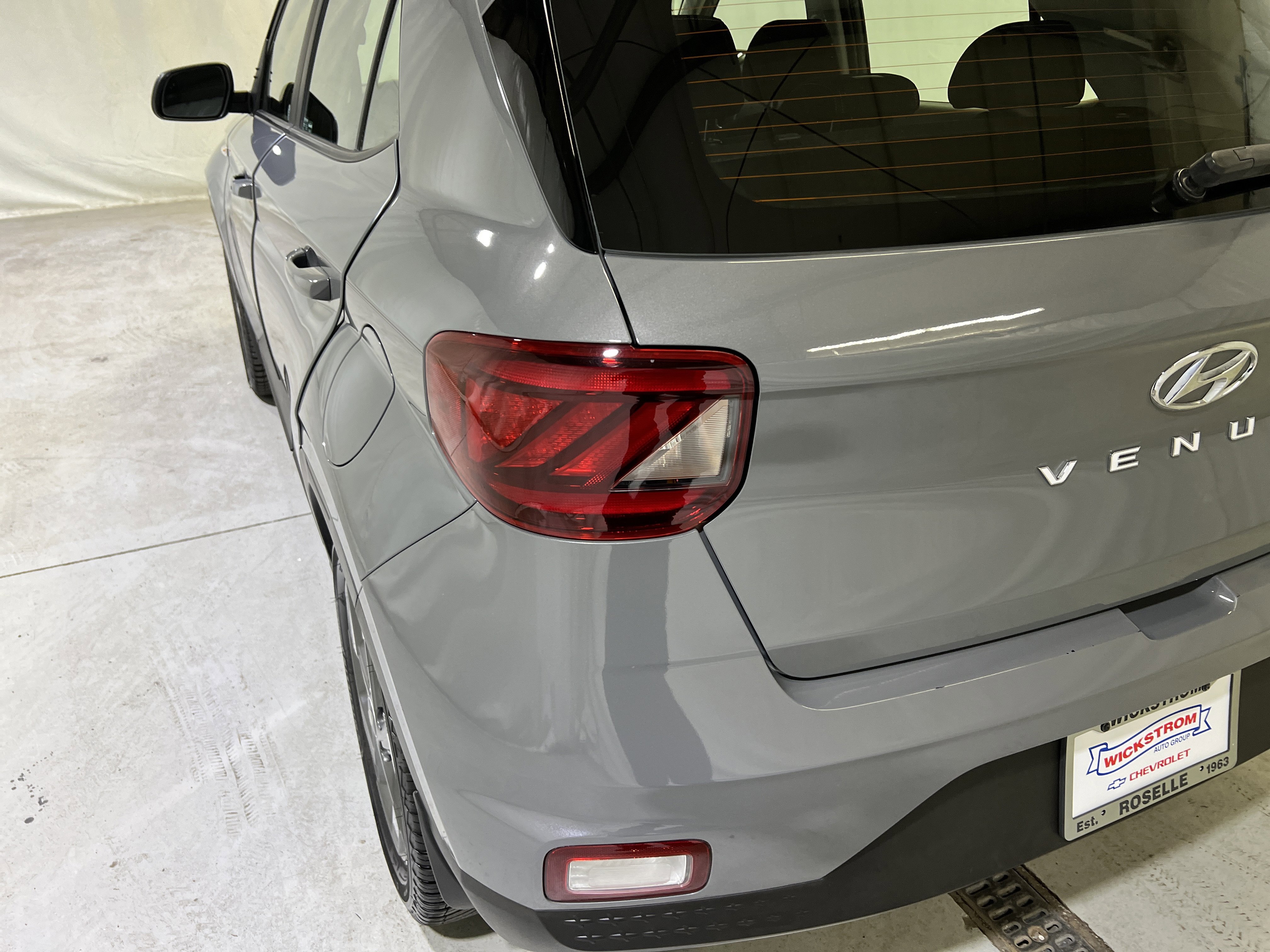 Used 2021 Hyundai Venue SEL w/ Premium Package FWD image 10
