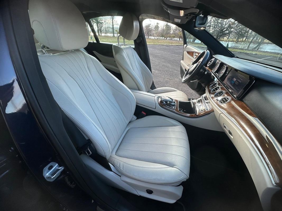 Used 2019 Mercedes-Benz E 300 4MATIC w/ Premium 1 Package image 9