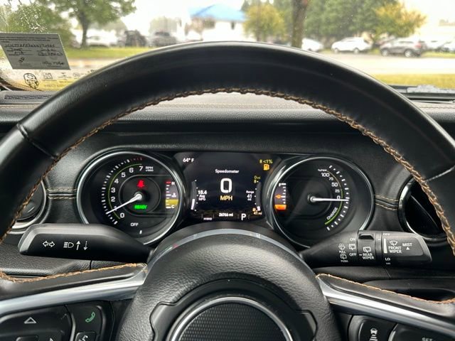 Used 2022 Jeep Wrangler Unlimited Sahara image 25
