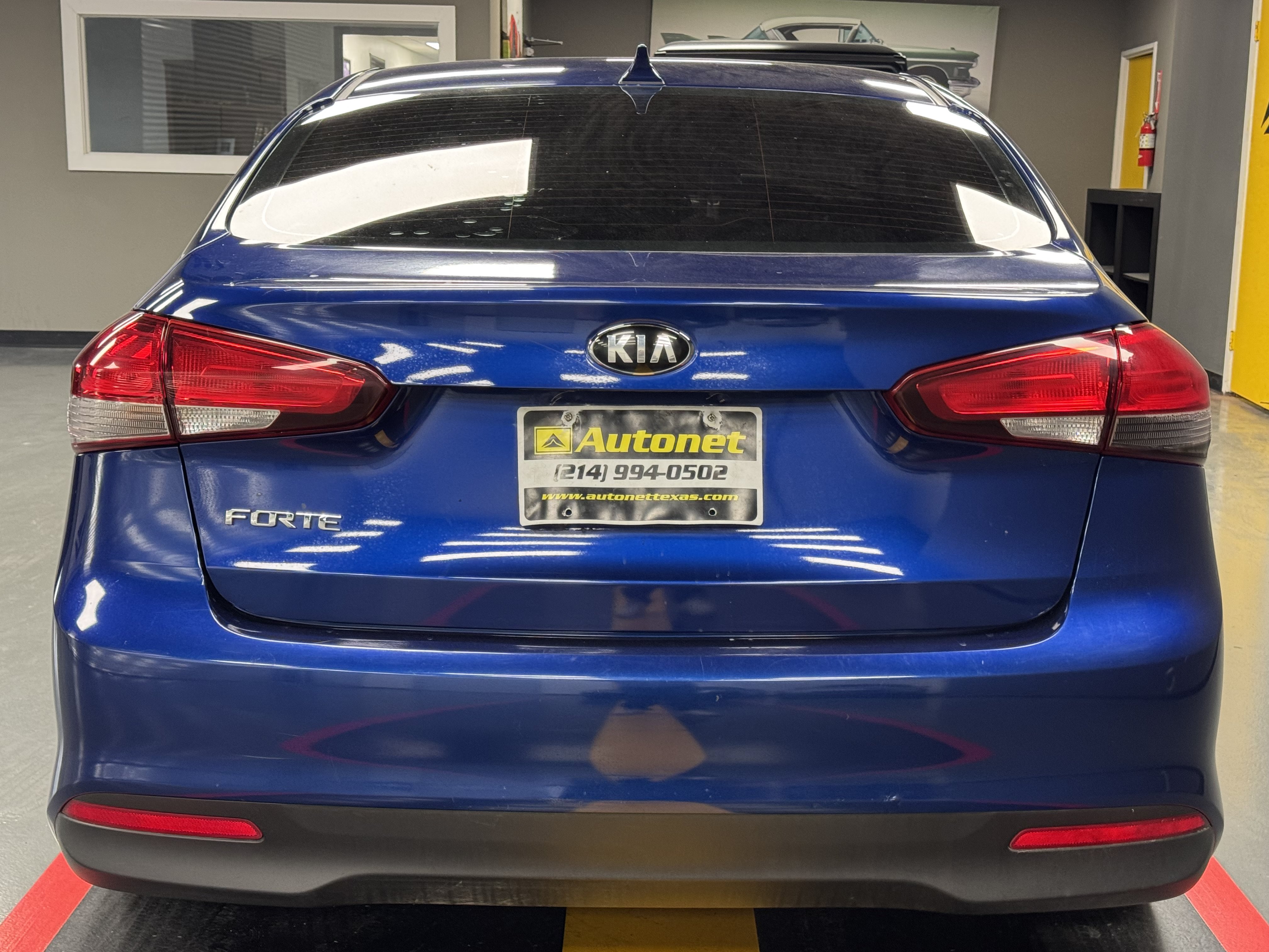 Used 2017 Kia Forte LX FWD image 5