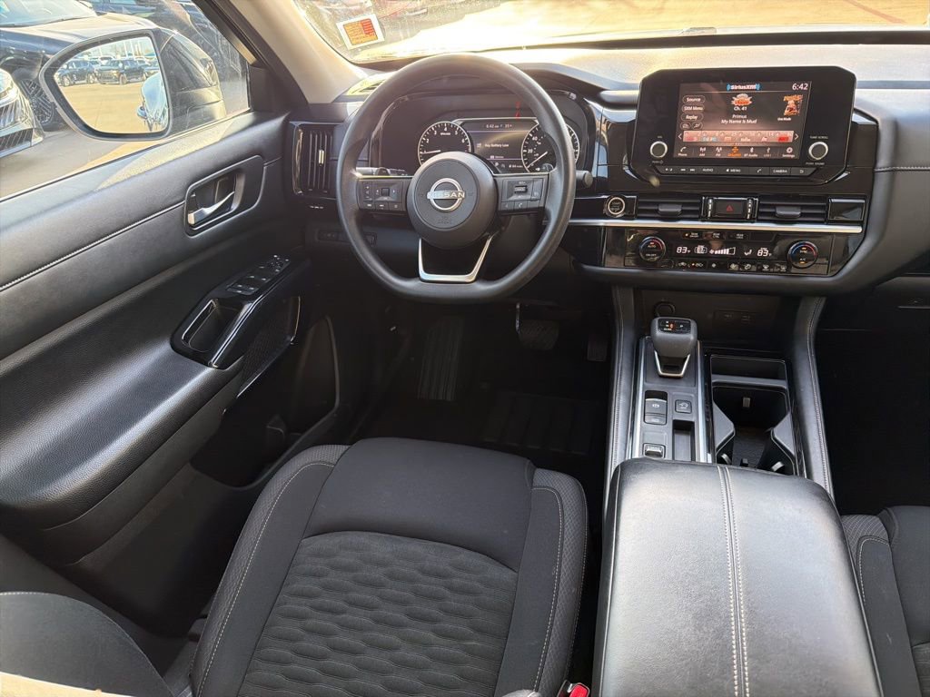 Used 2022 Nissan Pathfinder S image 19