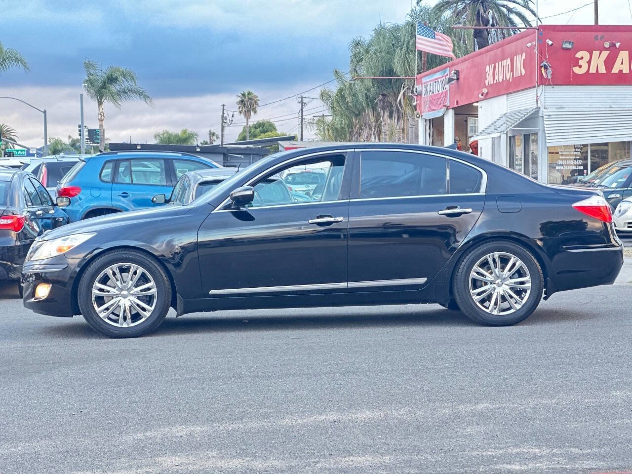 Used 2011 Hyundai Genesis 4.6 RWD image 4