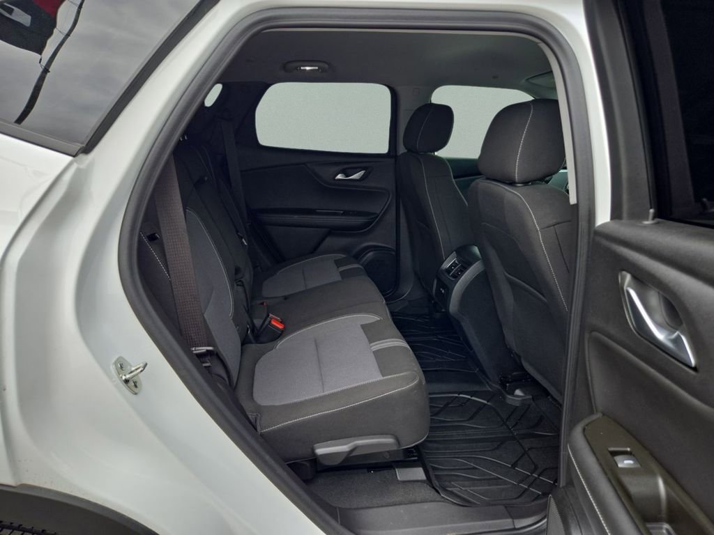 Used 2025 Chevrolet Blazer LT w/ LPO, Floor Liner Package FWD image 19