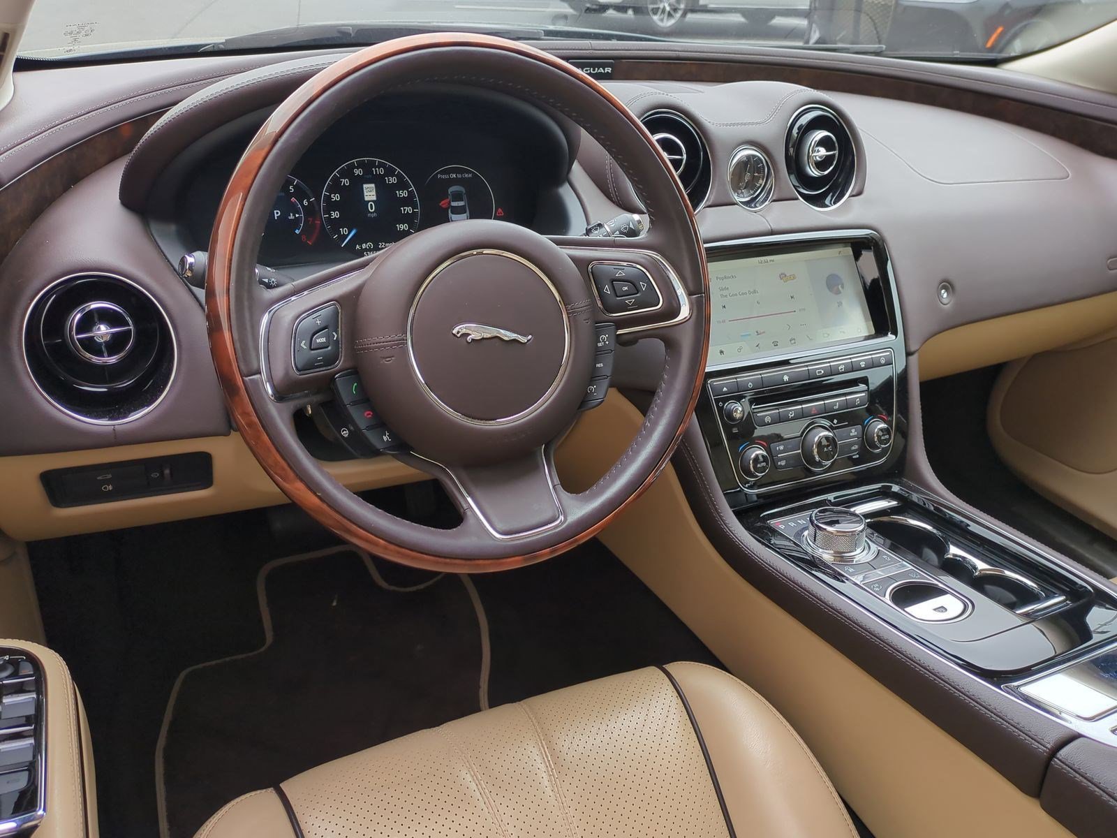 Used 2019 Jaguar XJ R-Sport AWD/4WD image 28
