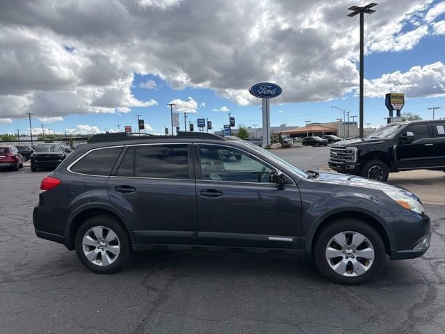Used 2012 Subaru Outback 2.5i Limited w/ Moonroof Pkg AWD/4WD image 3