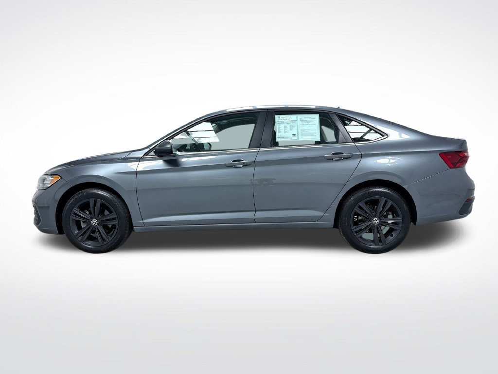 Used 2024 Volkswagen Jetta SE FWD image 11