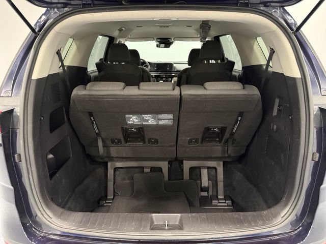 Used 2023 Kia Carnival LX FWD image 32