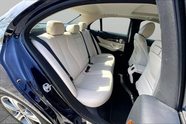Used 2019 Mercedes-Benz E 300 4MATIC image 28