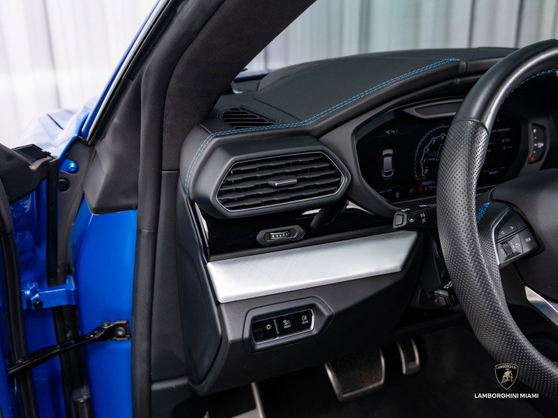 Used 2020 Lamborghini Urus image 23