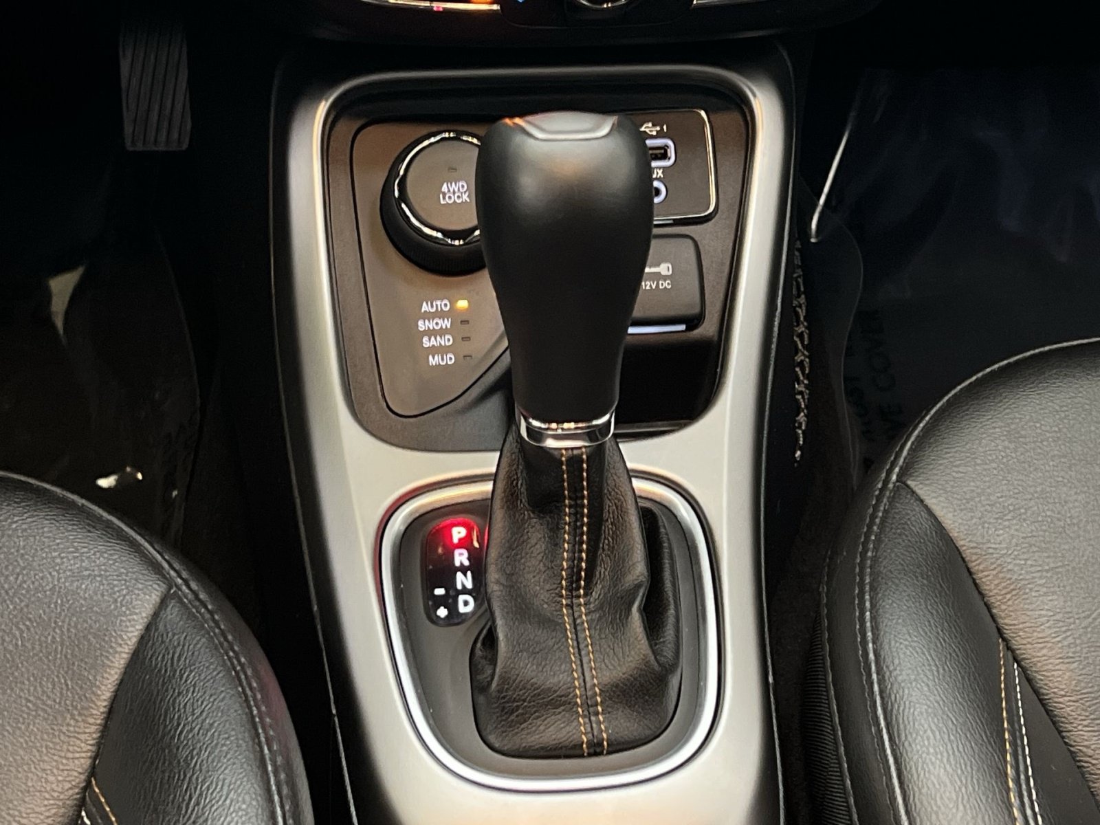 Used 2020 Jeep Compass Latitude w/ Cold Weather Group AWD/4WD image 21