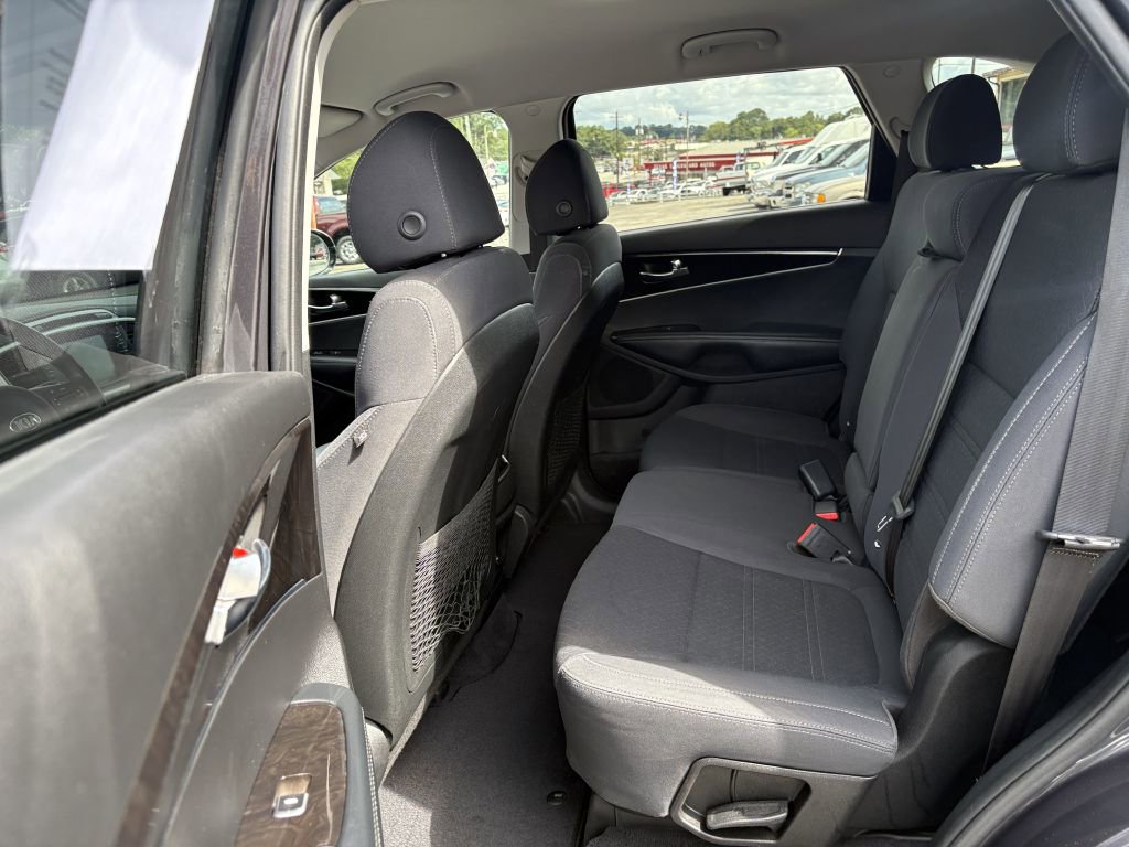 Used 2018 Kia Sorento LX image 15