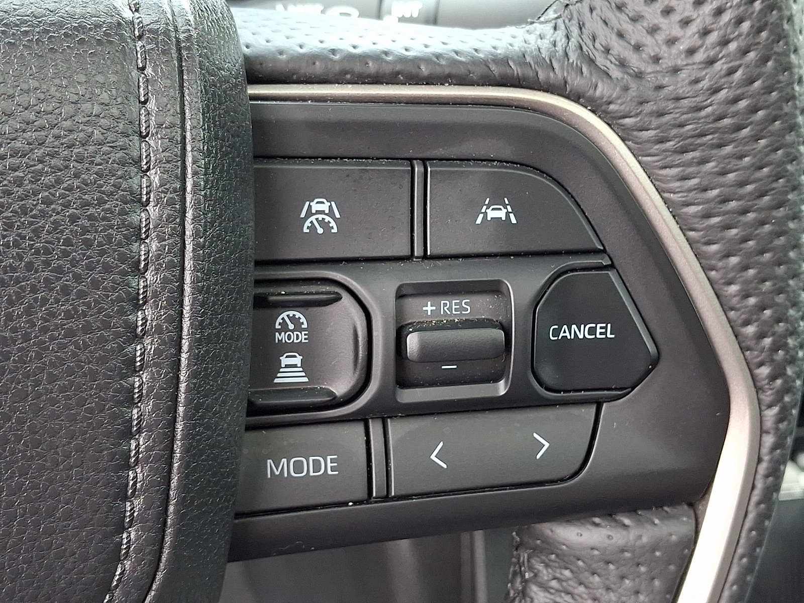 Used 2025 Toyota Tacoma Limited AWD/4WD image 23