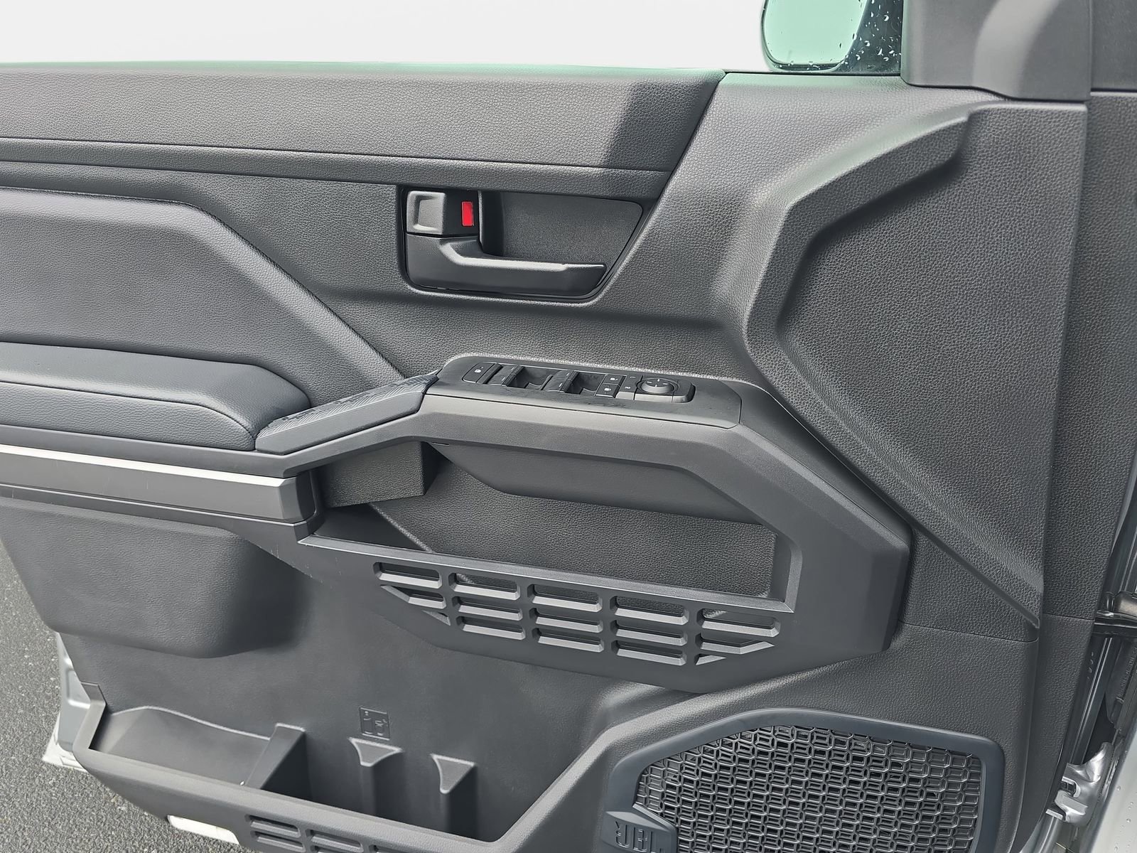 Used 2024 Toyota Tacoma SR5 w/ SR5 Upgrade Package image 25