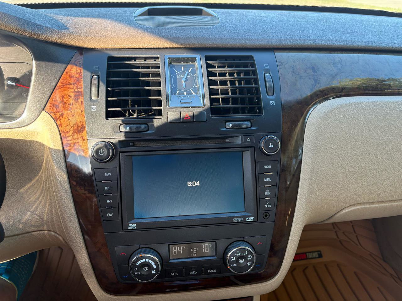 Used 2006 Cadillac DTS Performance image 38