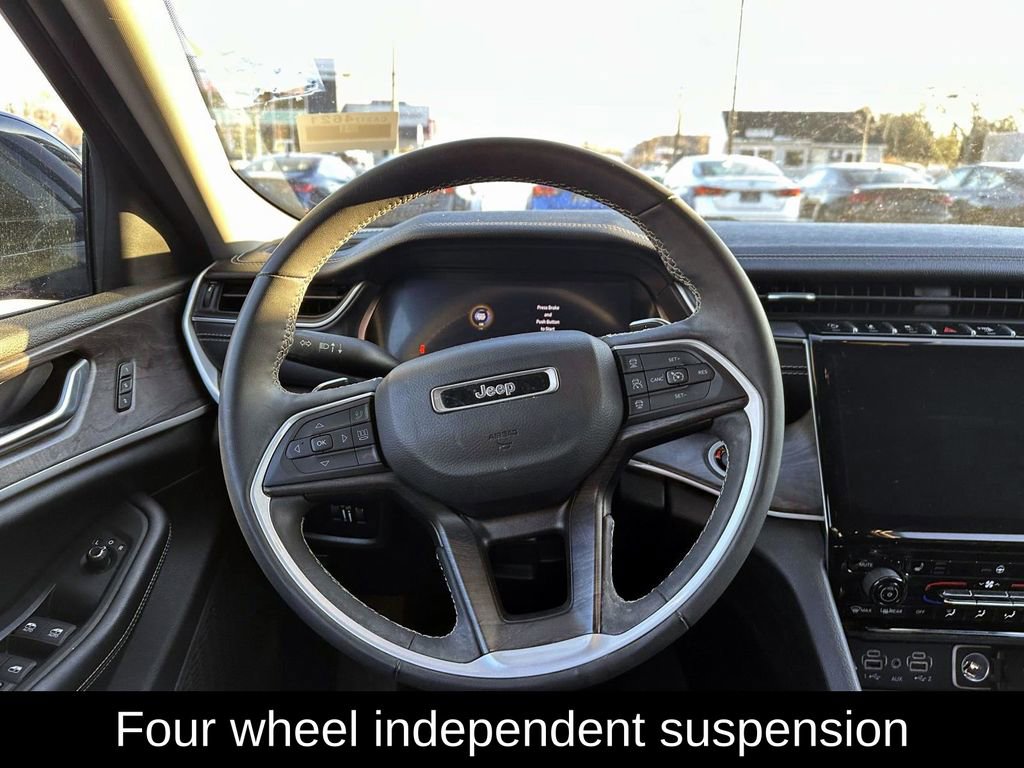 Used 2023 Jeep Grand Cherokee L Limited w/ Black Appearance Package image 14