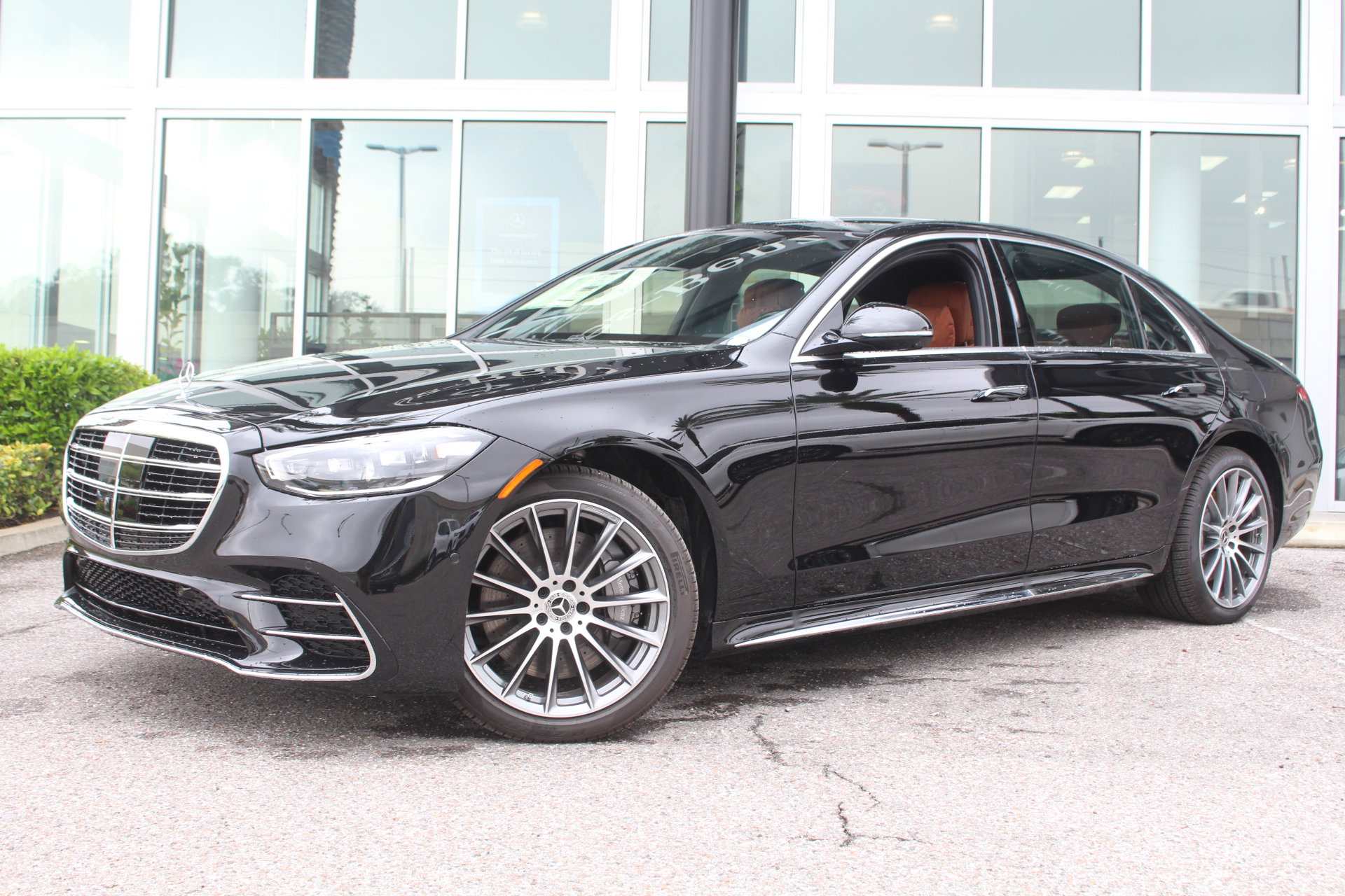 New 2026 Mercedes-Benz S 580e 4MATIC Sedan image 2
