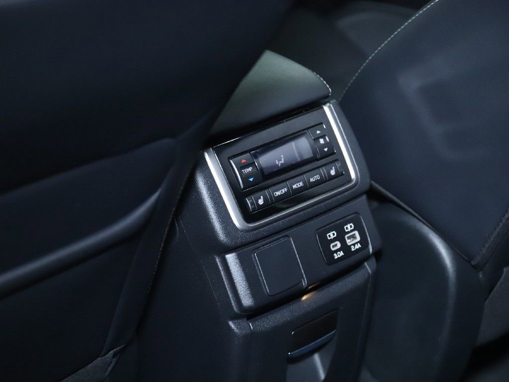 Certified 2024 Subaru Ascent Limited AWD/4WD image 16