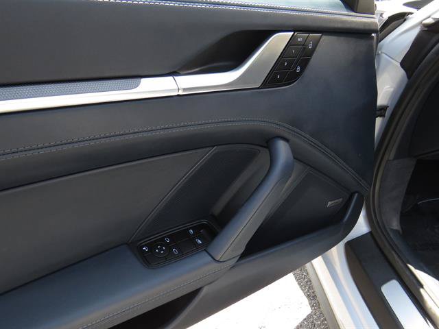 Used 2025 Porsche 911 Carrera RWD image 7
