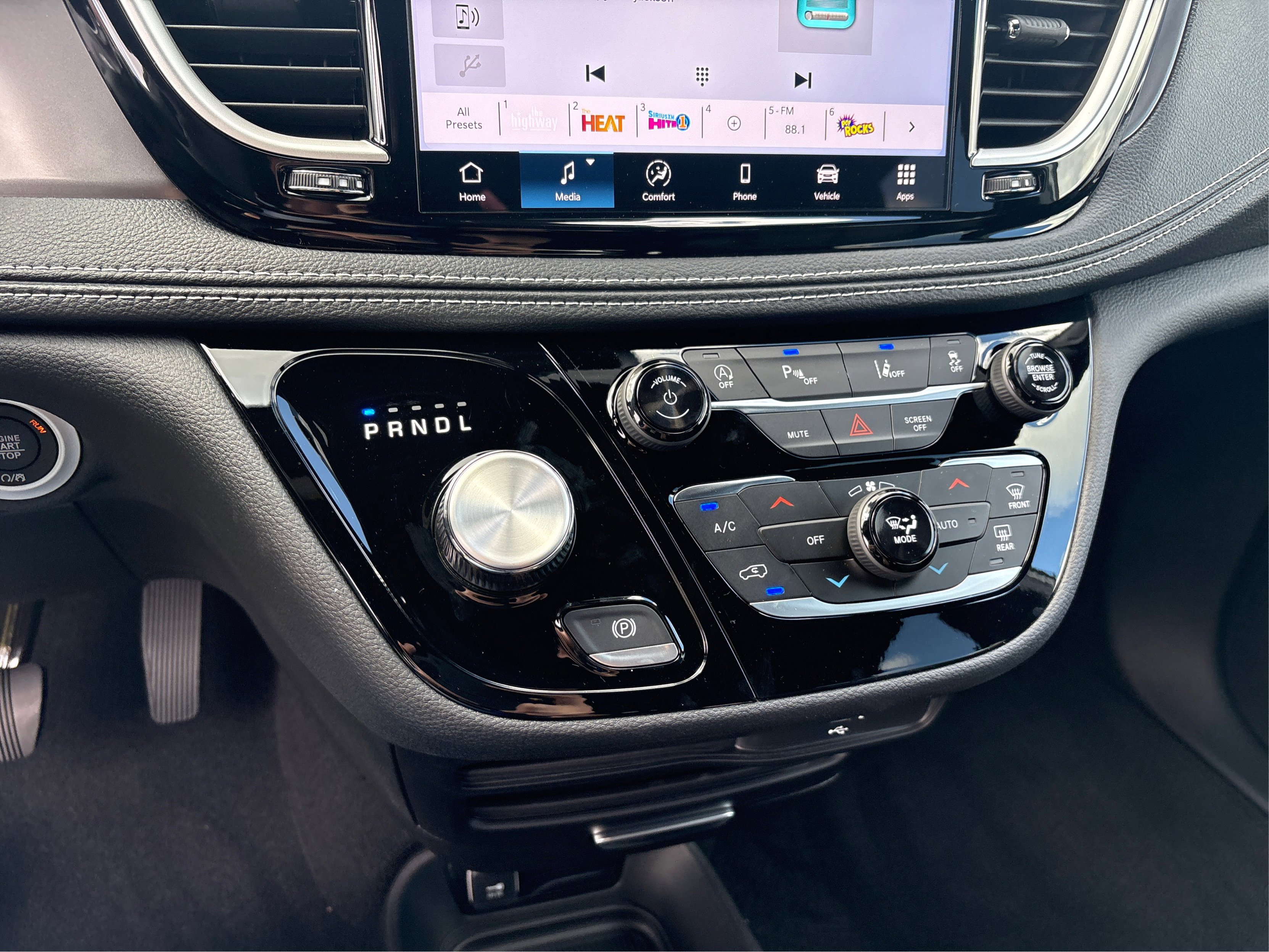 New 2026 Chrysler Pacifica Select image 26