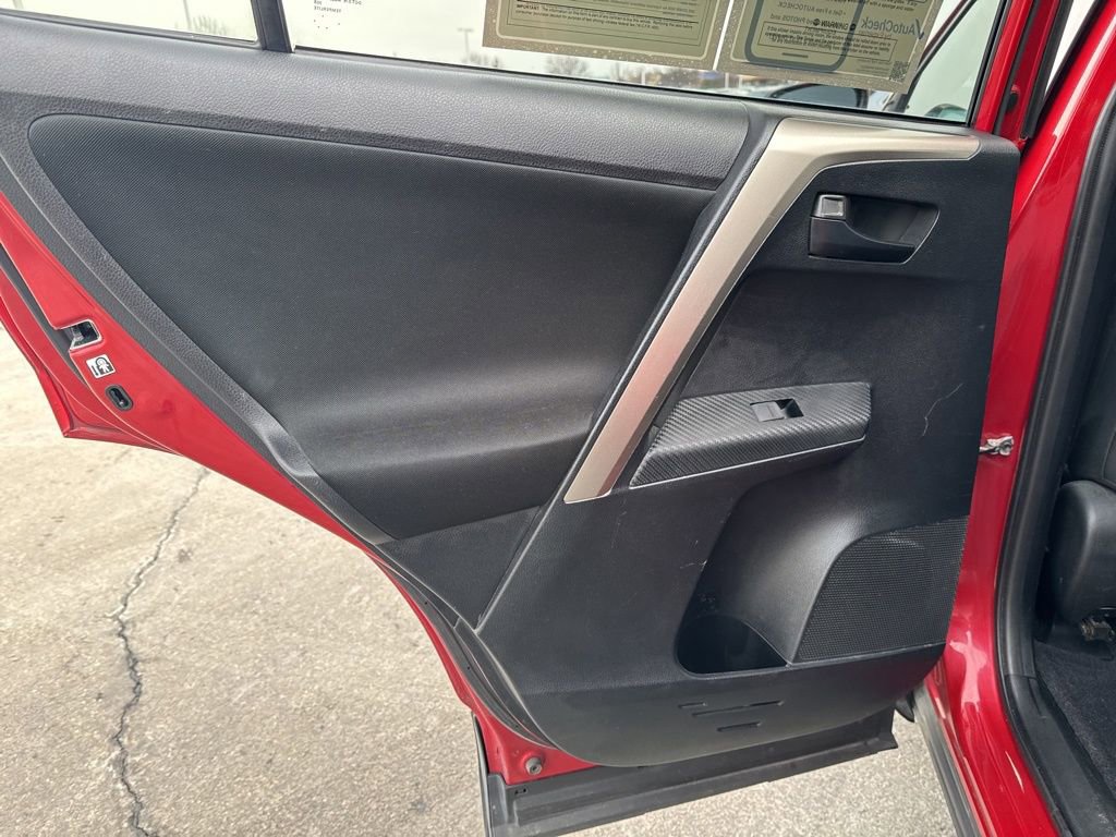 Used 2015 Toyota RAV4 LE image 30