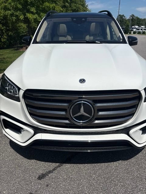 Used 2024 Mercedes-Benz GLS 450 4MATIC image 11