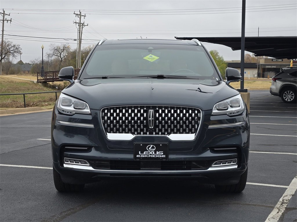 Used 2023 Lincoln Aviator Black Label w/ Class IV Trailer Tow Package image 2