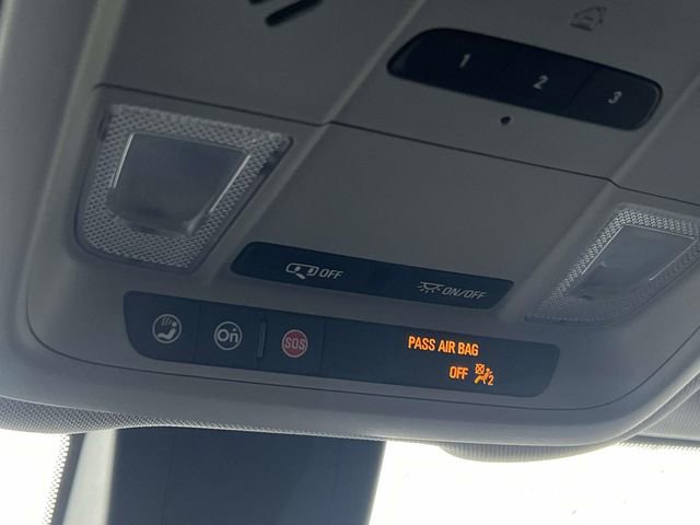 Used 2020 Chevrolet Equinox LT w/ Driver Convenience Package image 31