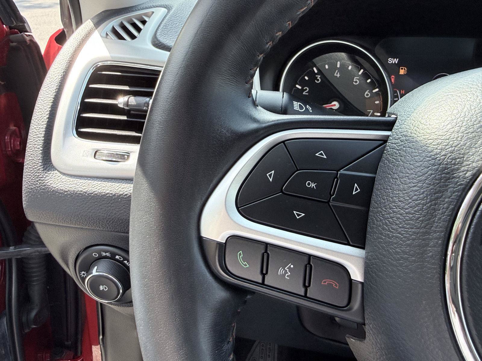 Used 2018 Jeep Compass Latitude w/ Popular Equipment Group AWD/4WD image 10
