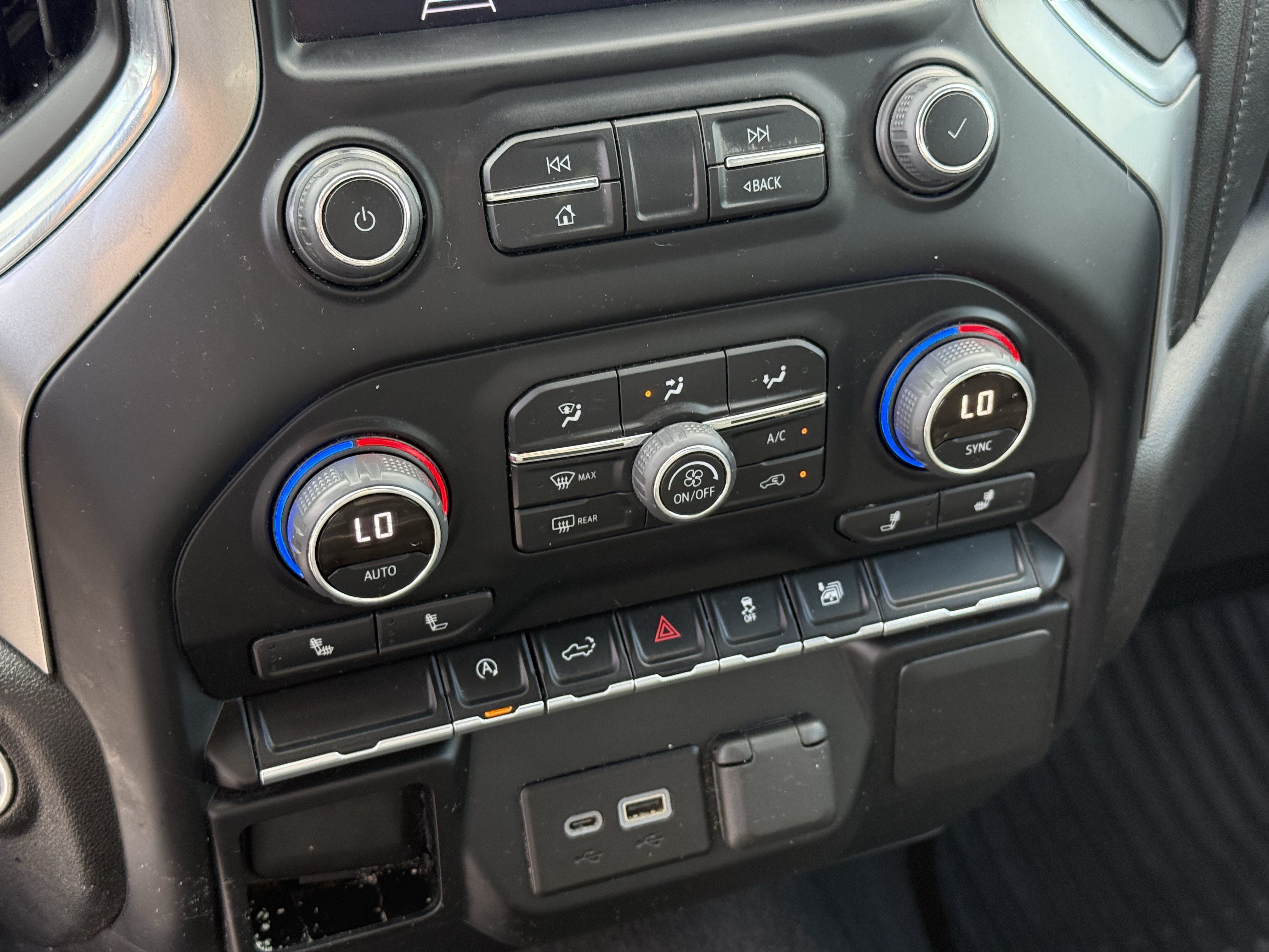 Used 2022 Chevrolet Silverado 1500 LT AWD/4WD image 22