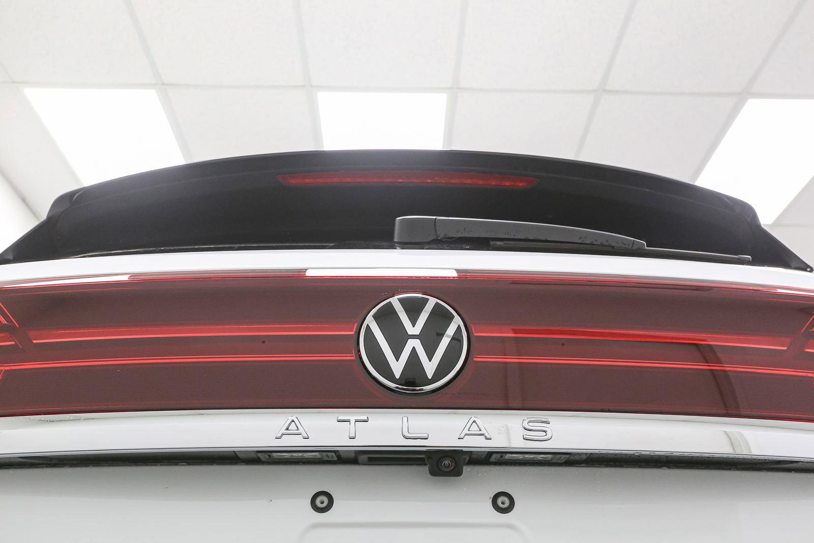New 2026 Volkswagen Atlas Cross Sport SE image 13