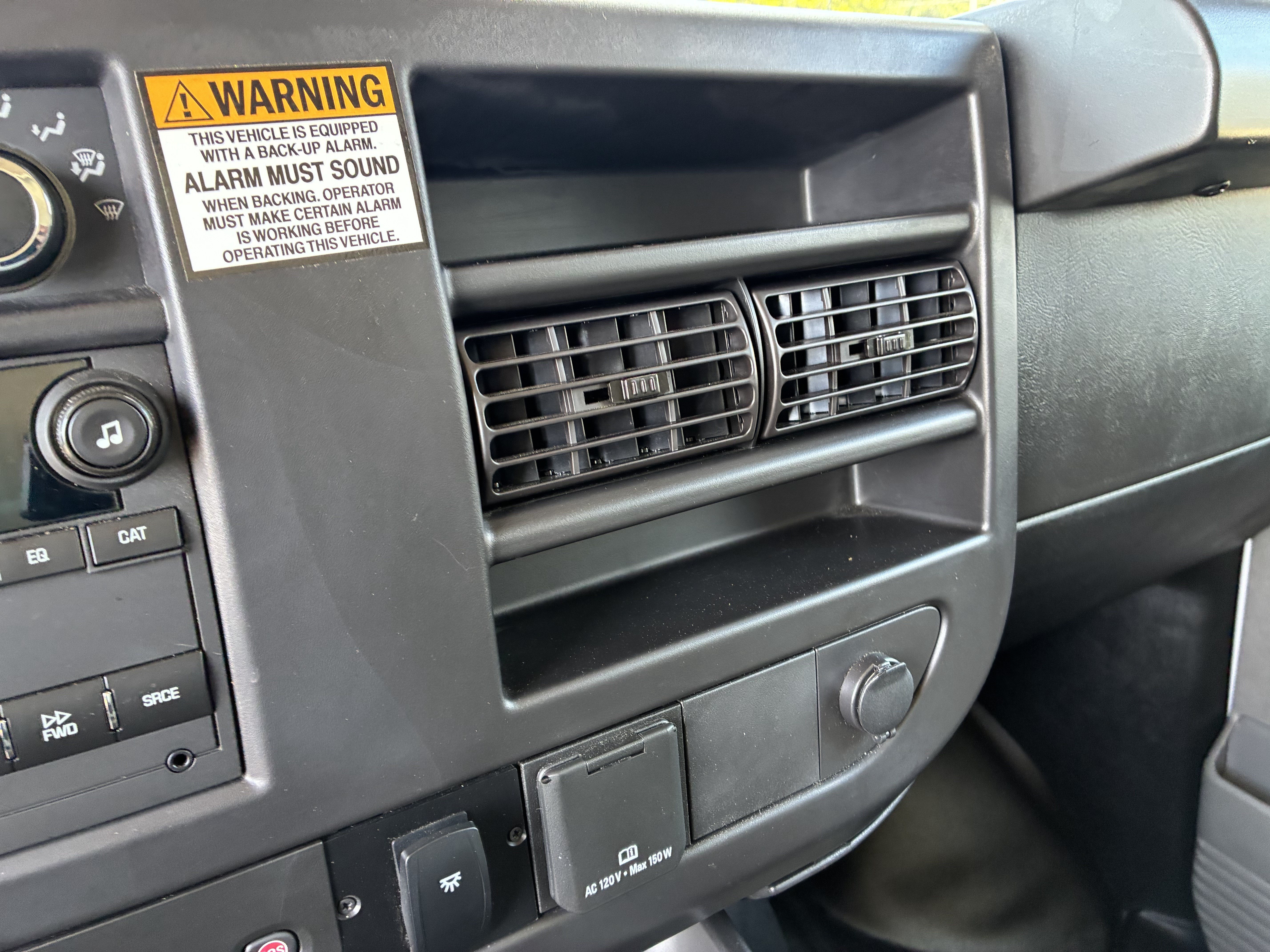 Used 2024 Chevrolet Express 4500 Extended w/ Power Convenience Package RWD image 32