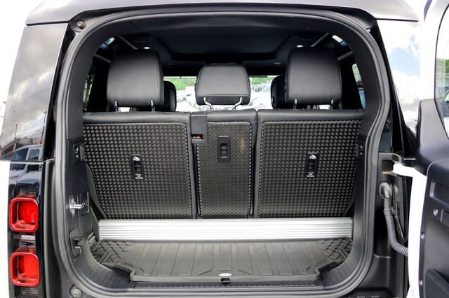 Used 2022 Land Rover Defender 90 X-Dynamic HSE image 25