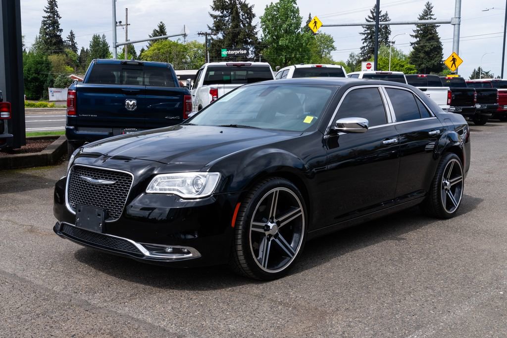 Used 2016 Chrysler 300 C RWD image 3