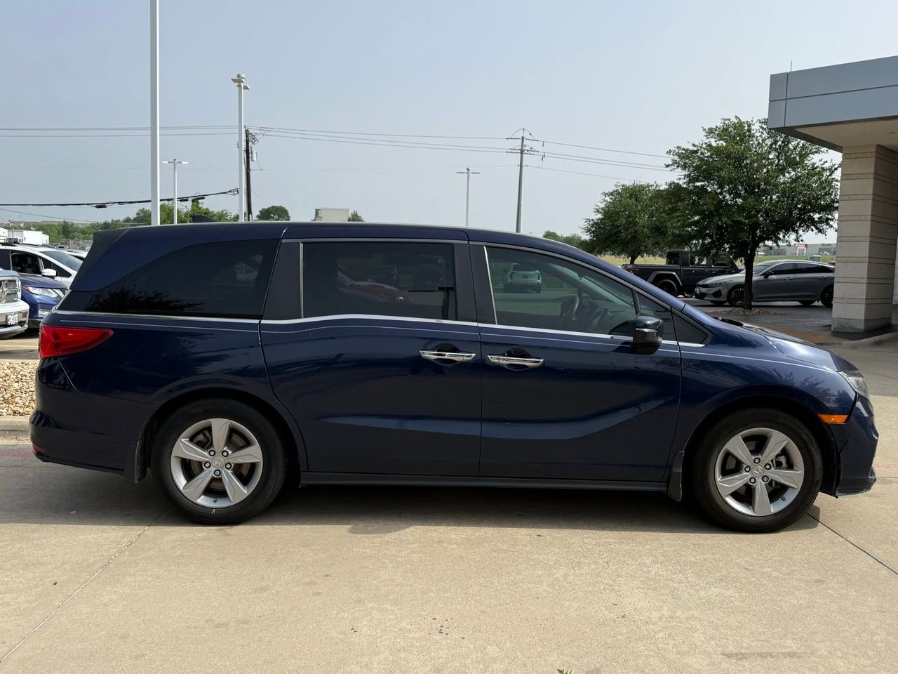 Used 2018 Honda Odyssey EX image 7